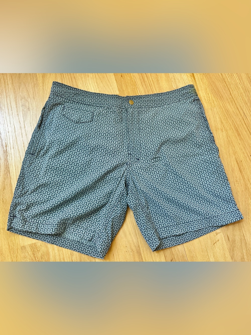 J. Crew Men's swimsuit 7” Geo-Print Flat Front Shorts blue